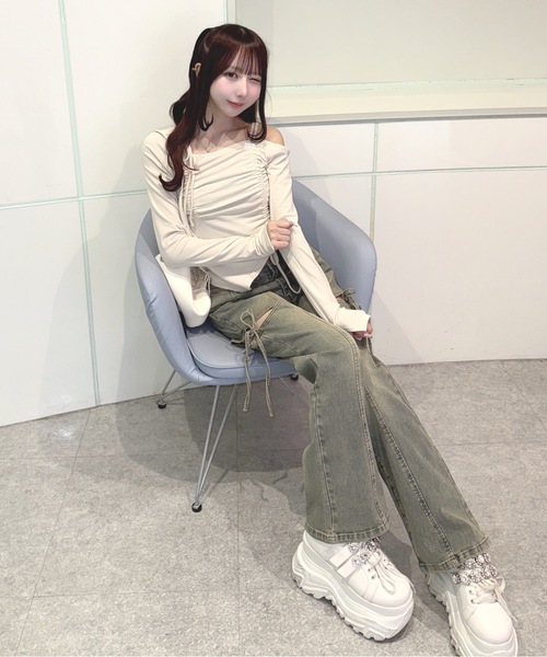 one way(ワンウェイ)の「長袖アシメドロストカットソー(Tシャツ/カットソー・レディース・オフホワイト/グレー/ブルー/ブラック/イエロー・FREE)」の7枚目の写真