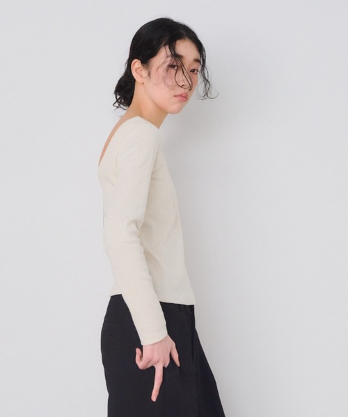 Shelly island(シェリーアイランド)の「カップ付きバックオープンロンT(Tシャツ/カットソー・レディース・ホワイト/ピンク/ブラック/チャコールグレー・FREE)」の7枚目の写真
