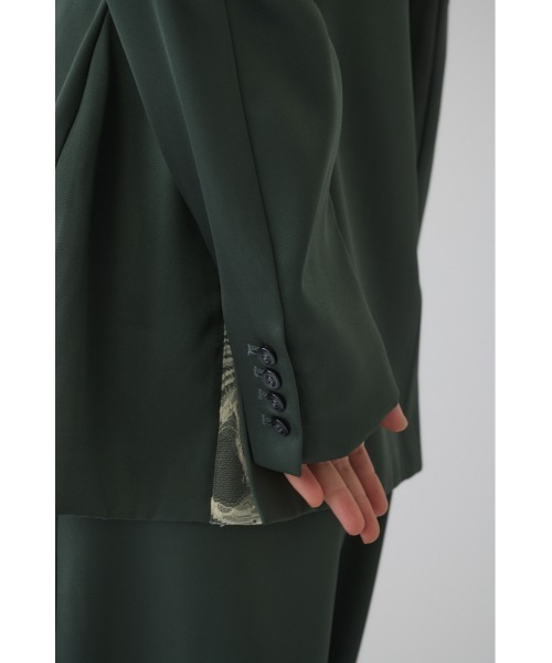 RIM.ARK(リムアーク)の「Hidden detail curve jacket ヒドゥン ディテール カーブ ジャケット(テーラードジャケット・レディース・グリーン/ブラック・36/38)」の15枚目の写真