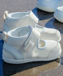 SUKUSUKU | MESHOES FIRST 3(スニーカー)