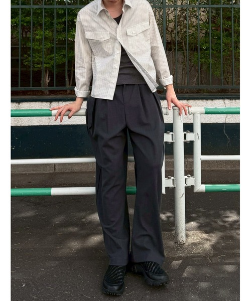 Chikashitsu +(チカシツプラス)の「【Chikashitsu +】cropped pocket stripe shirt / 【チカシツプラス】クロップドポケットストライプ長袖シャツ<着用動画あり>(シャツ/ブラウス・メンズ・ホワイト/スカイブルー・ONE SIZE)」の3枚目の写真