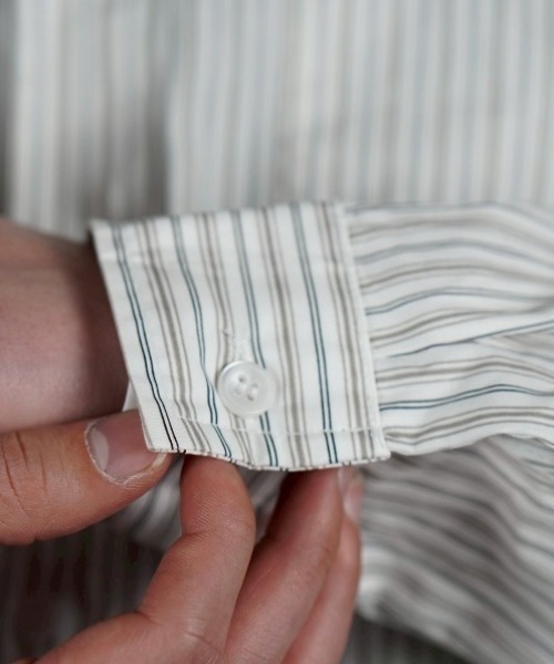 Chikashitsu +(チカシツプラス)の「【Chikashitsu +】cropped pocket stripe shirt / 【チカシツプラス】クロップドポケットストライプ長袖シャツ<着用動画あり>(シャツ/ブラウス・メンズ・ホワイト/スカイブルー・ONE SIZE)」の21枚目の写真