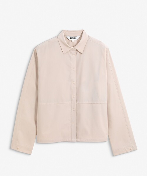AIGLE(エーグル)の「吸水速乾 UVカット背面ヨーク ボーイフレンドシャツ(シャツ/ブラウス・レディース・ライトブルー/サンドベージュ/ホワイト・XS/S/M/L)」の4枚目の写真