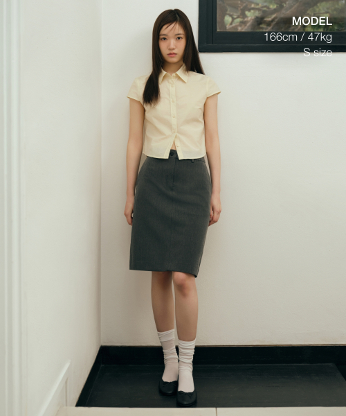 MUSINSA STANDARD WOMAN（ムシンサスタンダードウーマン）の「ウィメンズクリンクルキャップスリーブクロップシャツ[ライトベージュ]（シャツ/ブラウス・レディース・その他・LARGE/X-SMALL/SMALL/MEDIUM）」の2枚目の写真