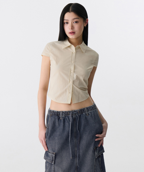 MUSINSA STANDARD WOMAN（ムシンサスタンダードウーマン）の「ウィメンズクリンクルキャップスリーブクロップシャツ[ライトベージュ]（シャツ/ブラウス・レディース・その他・LARGE/X-SMALL/SMALL/MEDIUM）」の3枚目の写真