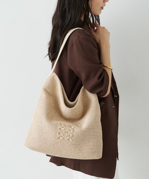 russet(ラシット)の「ナイロンラフィアワンショルダーバッグ(ショルダーバッグ・レディース・ブラック/ダークブラウン/アイボリー・FREE)」の2枚目の写真