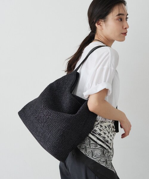 russet(ラシット)の「ナイロンラフィアワンショルダーバッグ(ショルダーバッグ・レディース・ブラック/ダークブラウン/アイボリー・FREE)」の17枚目の写真