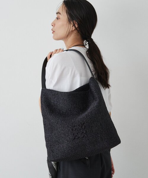 russet(ラシット)の「ナイロンラフィアワンショルダーバッグ(ショルダーバッグ・レディース・ブラック/ダークブラウン/アイボリー・FREE)」の15枚目の写真