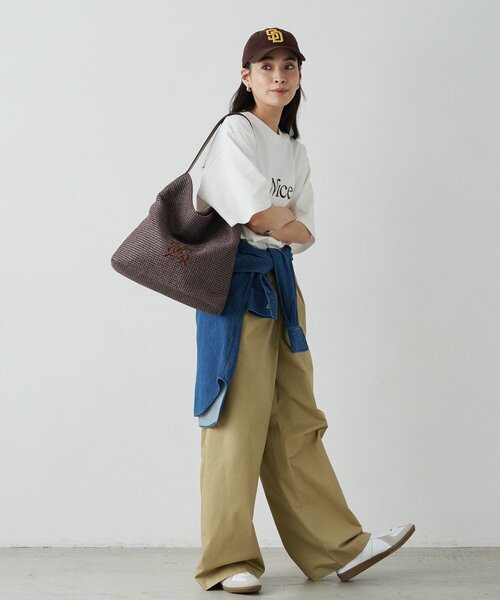 russet(ラシット)の「ナイロンラフィアワンショルダーバッグ(ショルダーバッグ・レディース・ブラック/ダークブラウン/アイボリー・FREE)」の8枚目の写真