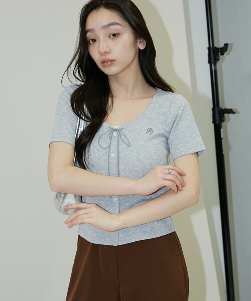 PEACH JOHN(ピーチジョン)の「PEACH JOHN × PUBLUX/ピーチ・ジョン 針抜きリボン ディテール Vネック トップス 限定展開(Tシャツ/カットソー・レディース・グレー/ネイビー/ブラック・フリ-)」の19枚目の写真
