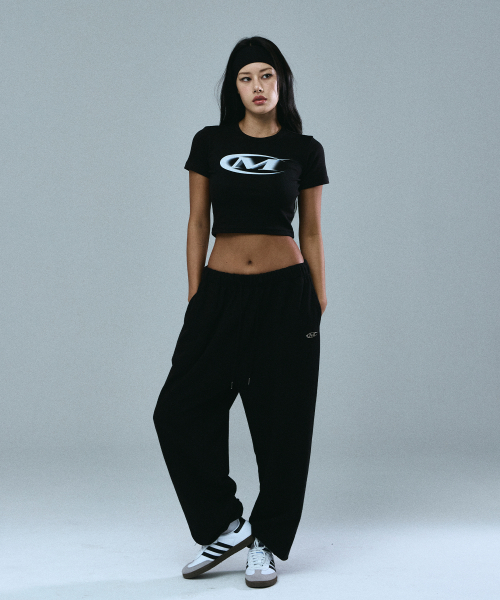 MIHAK（ミハク）の「モーションビッグロゴクロップTシャツ（ブラック/ホワイト）（Tシャツ/カットソー・レディース・その他・2/1）」の10枚目の写真