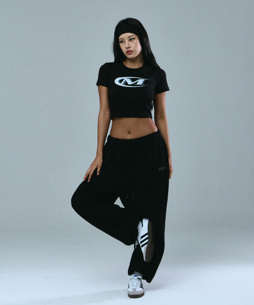 MIHAK（ミハク）の「モーションビッグロゴクロップTシャツ（ブラック/ホワイト）（Tシャツ/カットソー・レディース・その他・2/1）」の9枚目の写真