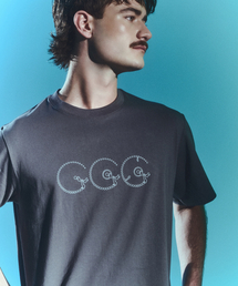THEWARLD（ザワールド）の「アーバンオービット コットン半袖Tシャツ（チャコール）（Tシャツ/カットソー）」