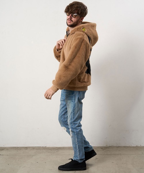 STUD MUFFIN(スタッドマフィン)の「mpa4121- エコファー ドリップピースロゴビックプリントビックジップオーバーシルエットパーカー(624-09220)(パーカー・メンズ・ブラック/ベージュ・4/3/2)」の15枚目の写真