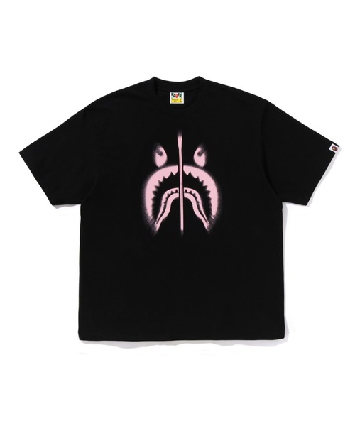 A BATHING APE(アベイシングエイプ)の「SPRAY SHARK RELAXED FIT TEE(Tシャツ/カットソー・メンズ・ブラック/ホワイト/ブルー/オレンジ・XX-LARGE/X-LARGE/MEDIUM/SMALL/LARGE)」の2枚目の写真