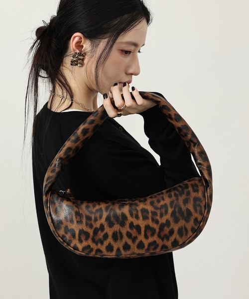 style code(スタイルコード)の「ZOZO限定【STYLE CODE/スタイルコード】ユニセックス ワンショルダー レザータッチ ホーボーバッグ(ショルダーバッグ・レディース・ダークブラウン/レオパード/ブラック・FREE)」の21枚目の写真