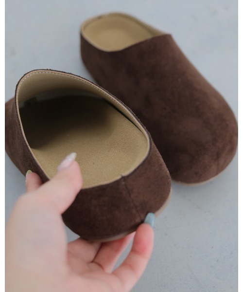 cheriella(シェリエラ)の「【cheriella】スウェードフラットサンダル SUEDE FLAT SANDALS(サンダル・レディース・ライトグレー/ブラウン/ベージュ・MEDIUM/SMALL)」の9枚目の写真