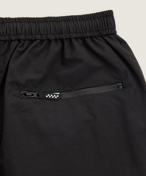 VANS（バンズ）の「GUCCIMAZE ショーツ / AP GM SHORTS Black VN000XJ7BLK1（その他パンツ・メンズ・ブラック・LARGE/MEDIUM/SMALL/X-LARGE）」の2枚目の写真