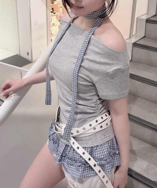 Never mind the XU / Chikashitsu+(ネバーマインド ザ エックスユー / チカシツプラス)の「【nmtc+】Check Frill Layered Tee Scarf Set (2color) / 【エヌエムティーシープラス】チェックフリルレイヤードタイスカーフセット半袖Tシャツ(Tシャツ/カットソー・レディース・グレー/チャコール・ONE SIZE)」の7枚目の写真