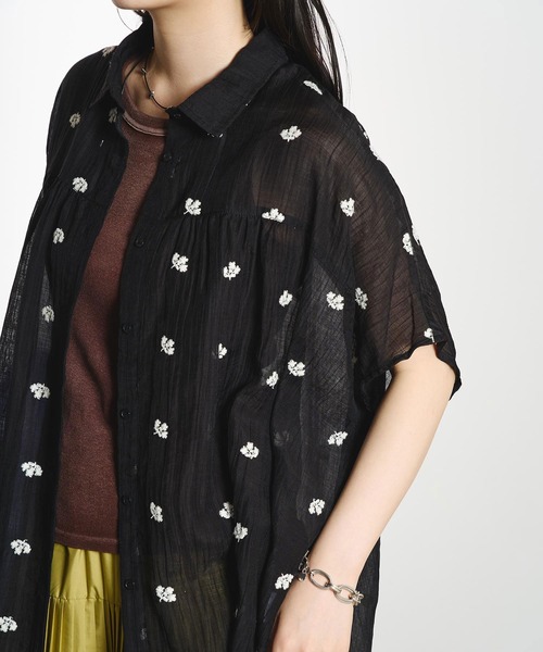 ROSE BUD（ローズバッド）の「EMBROIDERED SHIRT（シャツ/ブラウス・レディース・オフホワイト/ブラック・ONE SIZE）」の19枚目の写真
