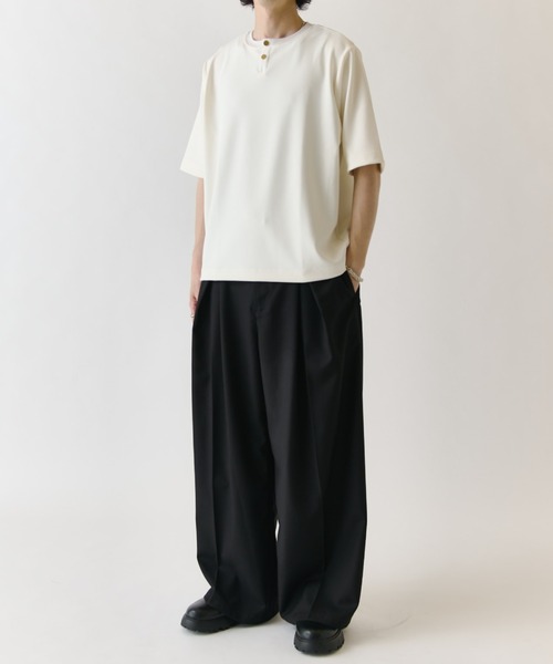 Lui's(ルイス)の「ジョーゼットヘンリーネックTシャツ(Tシャツ/カットソー・メンズ・ホワイト/ブラック/ライトベージュ・M/S)」の16枚目の写真