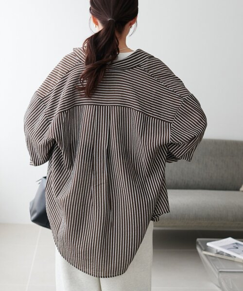 DISCOAT(ディスコート)の「刺繍入りシアーストライプシャツ(シャツ/ブラウス・レディース・ブラウン/オフホワイト/サックスブルー/ピンク・FREE)」の7枚目の写真
