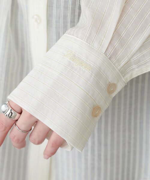 DISCOAT(ディスコート)の「刺繍入りシアーストライプシャツ(シャツ/ブラウス・レディース・ブラウン/オフホワイト/サックスブルー/ピンク・FREE)」の15枚目の写真