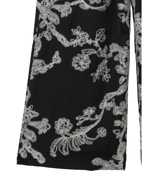 Ameri（アメリ）の「MOLE YARN EMBROIDERY SATIN PANTS（その他パンツ・レディース・ベージュ/ブラック/スカイブルー・MEDIUM/SMALL）」の12枚目の写真