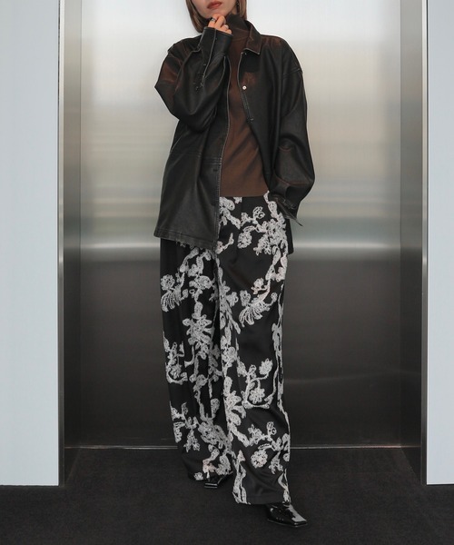 Ameri（アメリ）の「MOLE YARN EMBROIDERY SATIN PANTS（その他パンツ・レディース・ベージュ/ブラック/スカイブルー・MEDIUM/SMALL）」の21枚目の写真