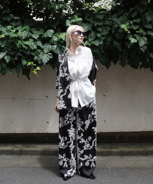 Ameri（アメリ）の「MOLE YARN EMBROIDERY SATIN PANTS（その他パンツ・レディース・ベージュ/ブラック/スカイブルー・MEDIUM/SMALL）」の15枚目の写真