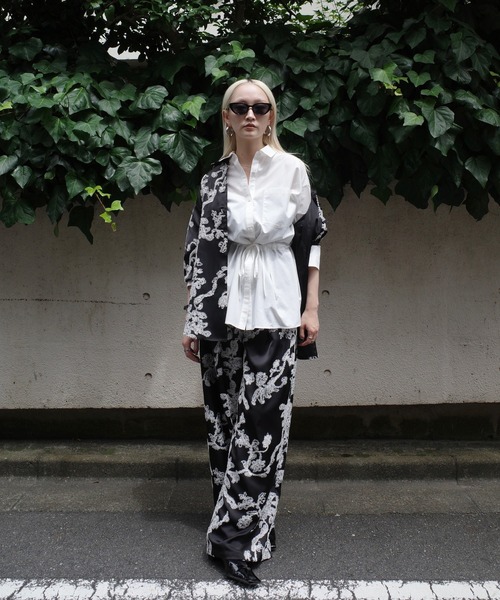 Ameri（アメリ）の「MOLE YARN EMBROIDERY SATIN PANTS（その他パンツ・レディース・ベージュ/ブラック/スカイブルー・MEDIUM/SMALL）」の16枚目の写真
