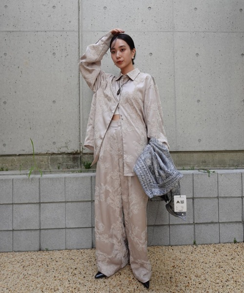 Ameri（アメリ）の「MOLE YARN EMBROIDERY SATIN PANTS（その他パンツ・レディース・ベージュ/ブラック/スカイブルー・MEDIUM/SMALL）」の17枚目の写真
