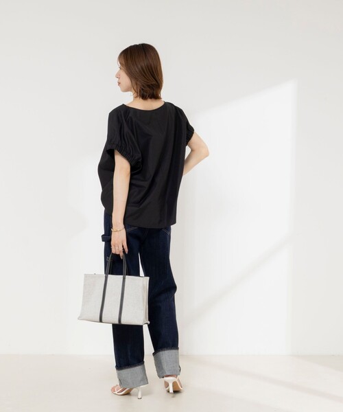 NOLLEY’S(ノーリーズ)の「《セットアップ対応》ウォッシャブルエクセルテックタンブラーギャザーフレンチスリーブブラウス(シャツ/ブラウス・レディース・ベージュ/ホワイト/ブラック・FREE)」の5枚目の写真