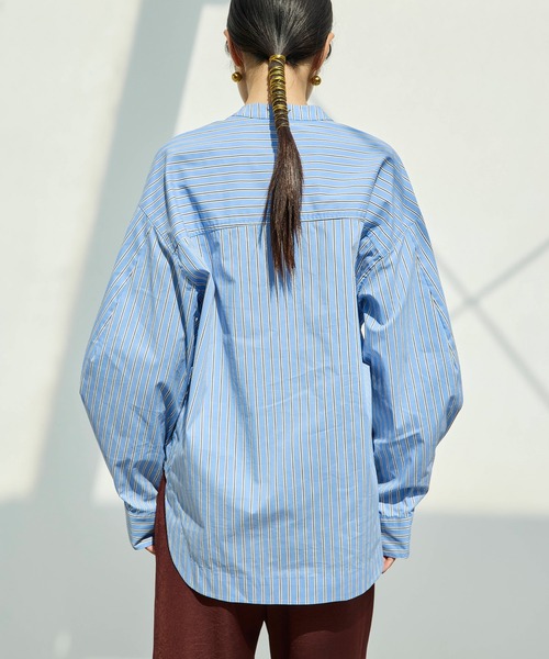 OMMO（オーエムエムオー）の「PINCH TUCK SH（シャツ/ブラウス・レディース・インディゴブルー/ブルー系その他/ホワイト・F）」の8枚目の写真
