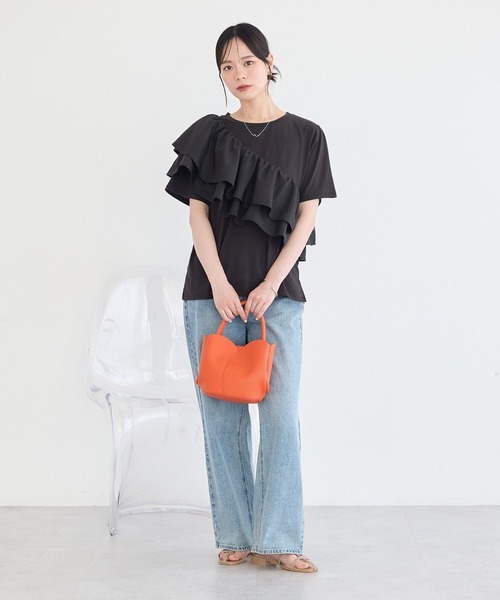 earth music&ecology(アースミュージックアンドエコロジー)の「フリルプルオーバー(Tシャツ/カットソー・レディース・オフホワイト/ブラック・FREE)」の11枚目の写真