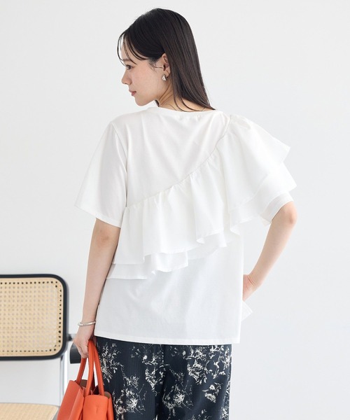 earth music&ecology(アースミュージックアンドエコロジー)の「フリルプルオーバー(Tシャツ/カットソー・レディース・オフホワイト/ブラック・FREE)」の5枚目の写真