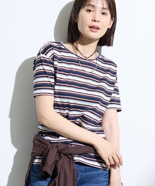 INDIVI(インディヴィ)の「【ゆったり/着映え】ボーダーリラクシーTシャツ(Tシャツ/カットソー・レディース・ブルー系その他7/ブラック系2・34/15 /13/05/38)」の4枚目の写真