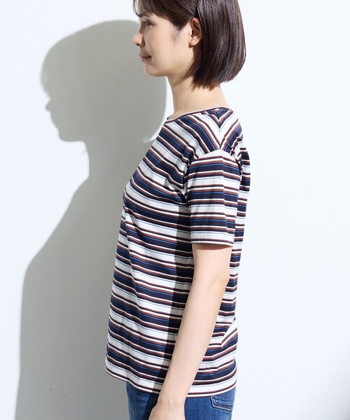 INDIVI(インディヴィ)の「【ゆったり/着映え】ボーダーリラクシーTシャツ(Tシャツ/カットソー・レディース・ブルー系その他7/ブラック系2・34/15 /13/05/38)」の13枚目の写真
