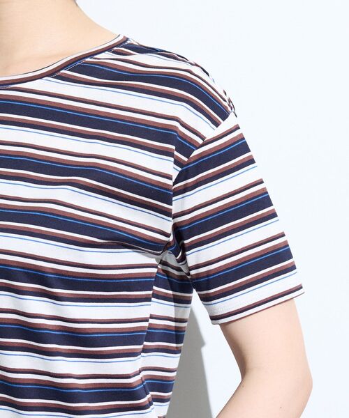 INDIVI(インディヴィ)の「【ゆったり/着映え】ボーダーリラクシーTシャツ(Tシャツ/カットソー・レディース・ブルー系その他7/ブラック系2・34/15 /13/05/38)」の16枚目の写真