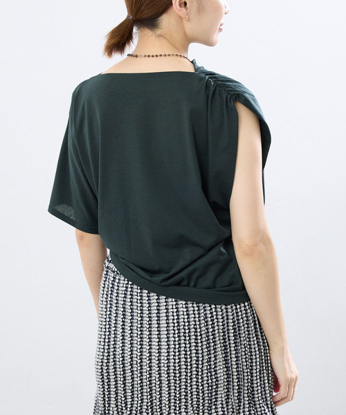 IENA(イエナ)の「《接触冷感》アシメトリソフトプルオーバー(Tシャツ/カットソー・レディース・ブラック系その他/ベージュ/チャコールグレー・FREE)」の1枚目の写真