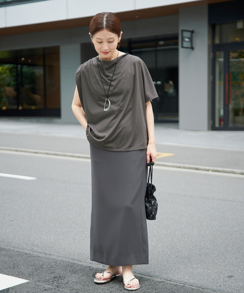 IENA(イエナ)の「《接触冷感》アシメトリソフトプルオーバー(Tシャツ/カットソー・レディース・ブラック系その他/ベージュ/チャコールグレー・FREE)」の5枚目の写真