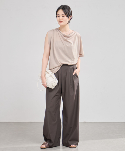 IENA(イエナ)の「《接触冷感》アシメトリソフトプルオーバー(Tシャツ/カットソー・レディース・ブラック系その他/ベージュ/チャコールグレー・FREE)」の6枚目の写真