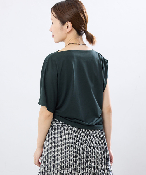 IENA(イエナ)の「《接触冷感》アシメトリソフトプルオーバー(Tシャツ/カットソー・レディース・ブラック系その他/ベージュ/チャコールグレー・FREE)」の9枚目の写真