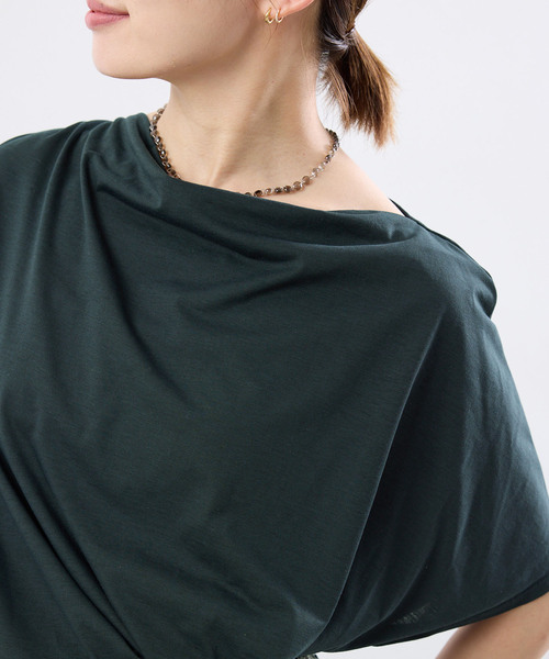 IENA(イエナ)の「《接触冷感》アシメトリソフトプルオーバー(Tシャツ/カットソー・レディース・ブラック系その他/ベージュ/チャコールグレー・FREE)」の11枚目の写真