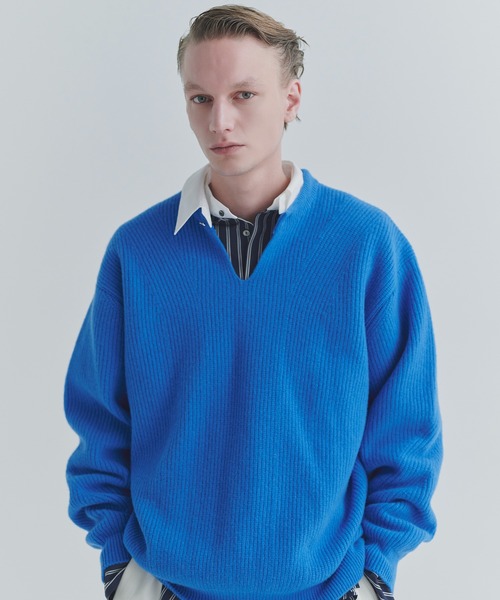 CULLNI(クルニ)の「Extra Wool Minimal Skipper Rib Knit Pullover(ニット/セーター・メンズ・ブルー/レッド/グレー/ブラック・2/1)」の1枚目の写真
