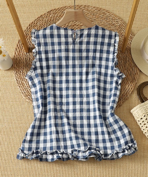 LUCPY(ラクピー)の「ギンガムチェックフリルペプラムブラウス(シャツ/ブラウス・レディース・ブルー・X-LARGE/LARGE/MEDIUM)」の2枚目の写真