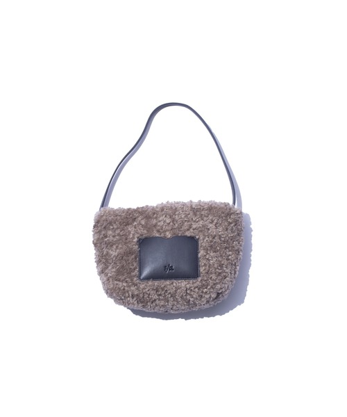 F/CE. (エフシーイー)の「F/CE. BOA SHOULDER POACH / エフシーイー ボア ショルダー ポーチ(ショルダーバッグ・レディース・ベージュ/ブラック・FREE)」の2枚目の写真