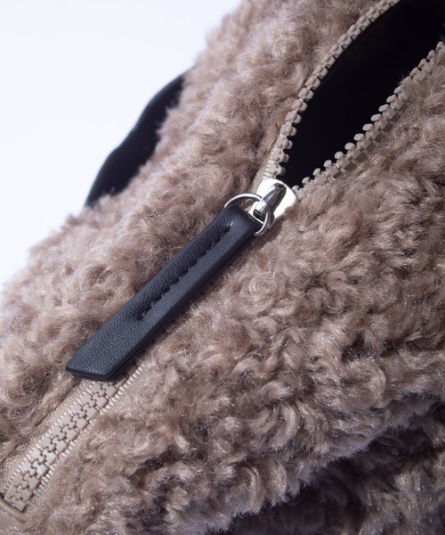 F/CE. (エフシーイー)の「F/CE. BOA SHOULDER POACH / エフシーイー ボア ショルダー ポーチ(ショルダーバッグ・レディース・ベージュ/ブラック・FREE)」の5枚目の写真