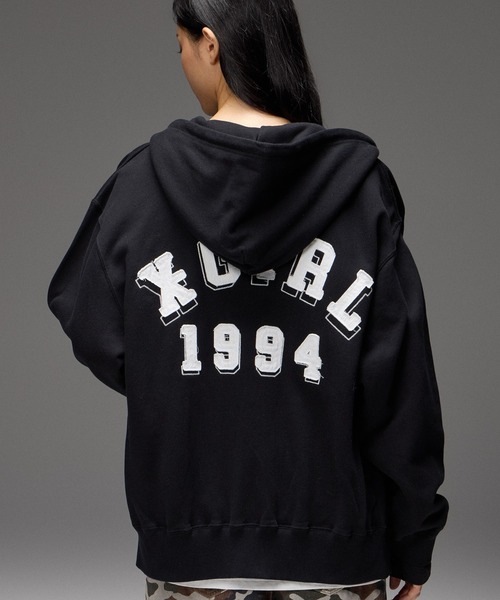 X-girl(エックスガール)の「LOGO PATCH AND STITCH ZIP UP SWEAT HOODIE(パーカー・レディース・アッシュ/ブラック・M/S)」の7枚目の写真
