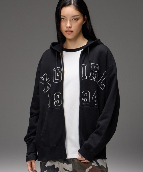 X-girl(エックスガール)の「LOGO PATCH AND STITCH ZIP UP SWEAT HOODIE(パーカー・レディース・アッシュ/ブラック・M/S)」の3枚目の写真